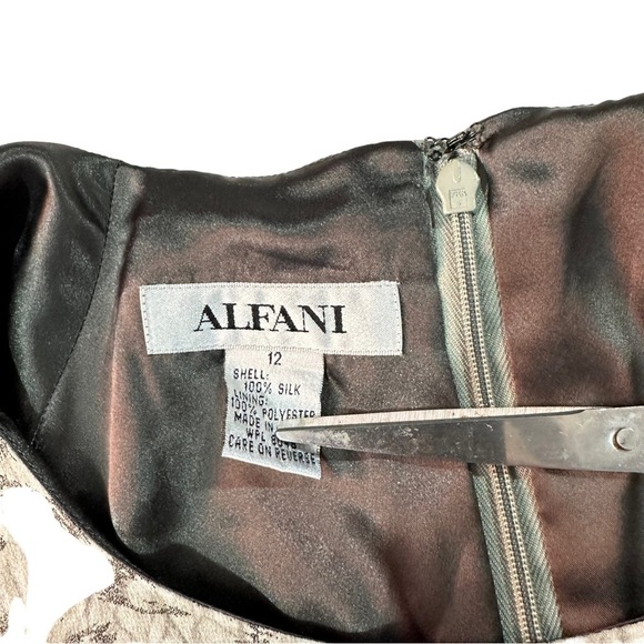 Alfani Green Abstract 100% Silk Short Sleeve Maxi 52”Dress Sz 12 Lined 1/2 Zip - Picture 13 of 15